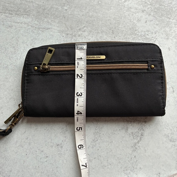 Travelon Black Wallet Wristlet Gold Zipper - Picture 9 of 11